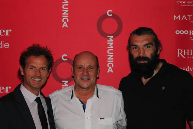 Stéphane Godet entouré à sa gauche par Sebastien Chabal (Equipe de France de Rugby) et à sa droite,  Edgar Grospiron (ex Champion du Monde et médaillé d’or Olympique de Ski)